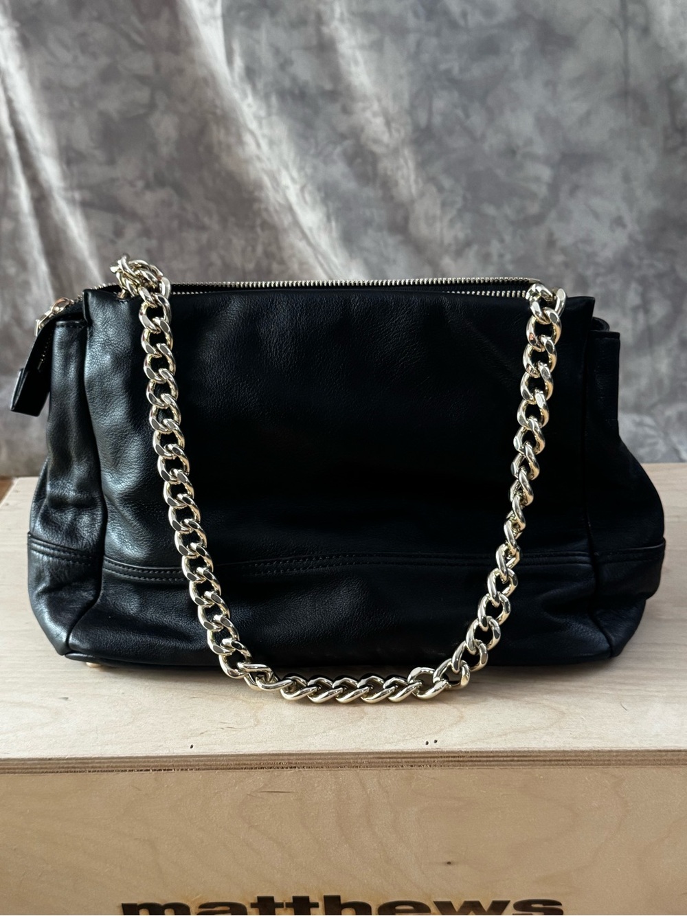 Karen Millen Black Leather Shoulder Bag with Gold Chain Straps and Dust Bag - Picture 2 of 11